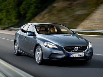 Μπήκε στην παραγωγή το Volvo V40